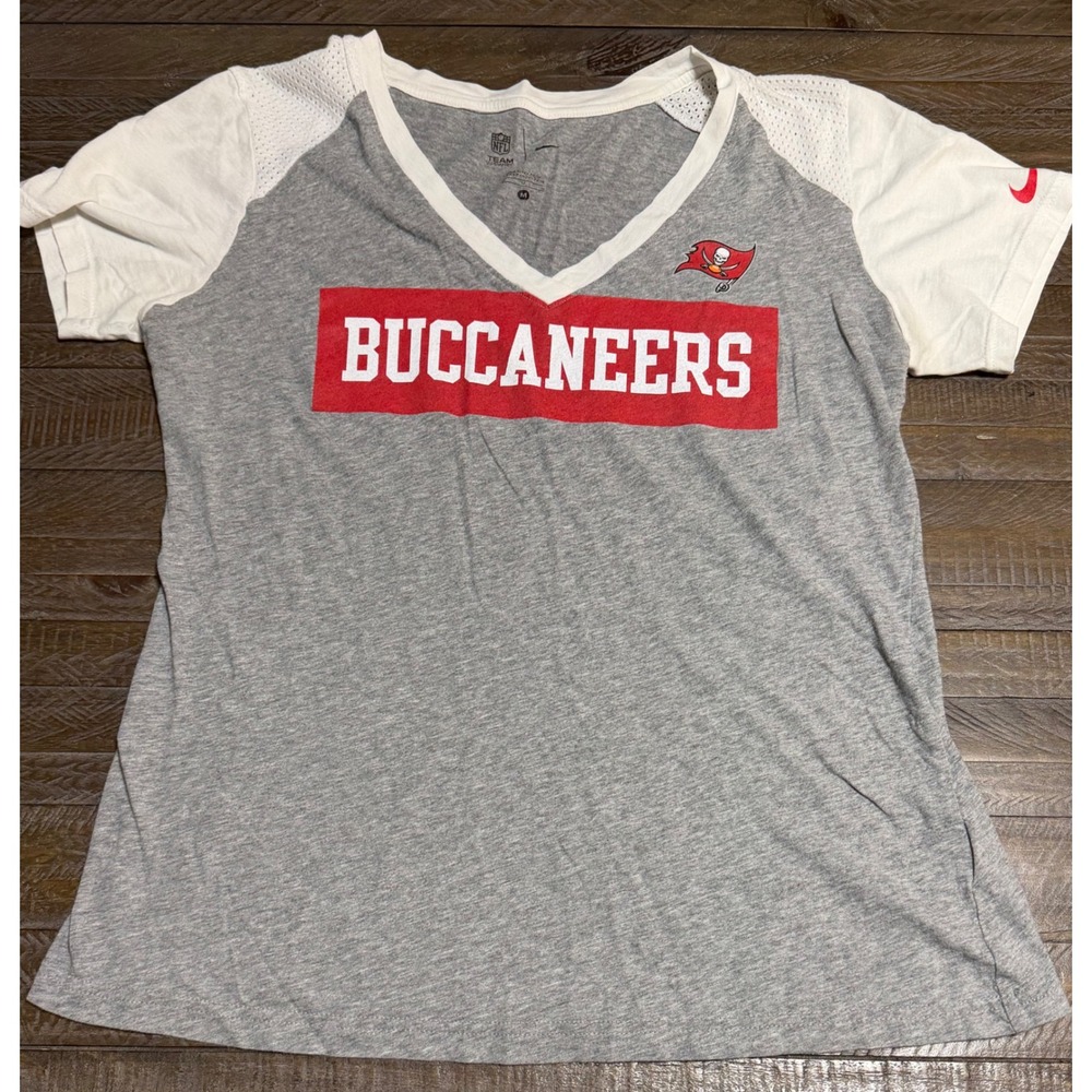 Nike T-Shirt Womens Medium Gray Tampa Bay Buccaneers NFL V-Neck Raglan Preloved